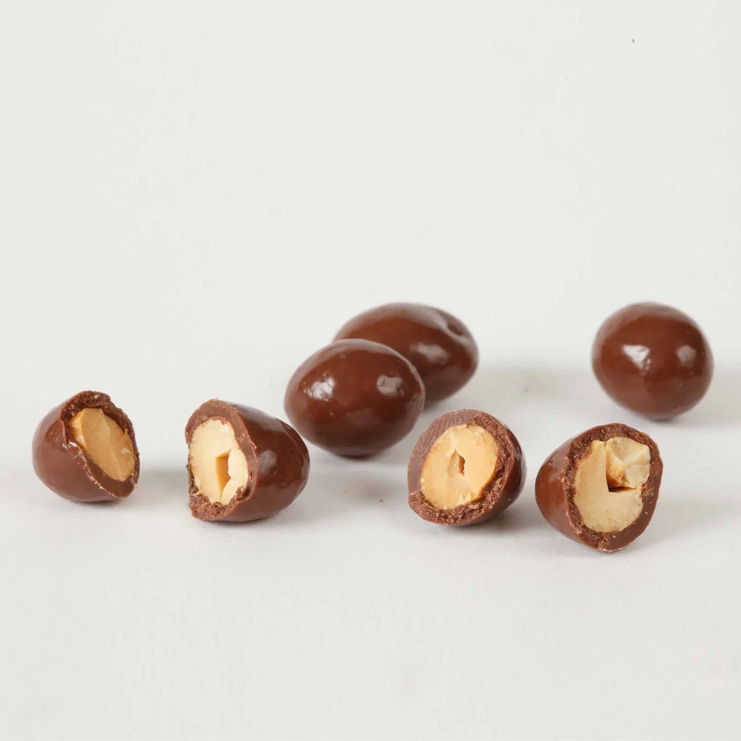 Montagu: Chocolate Coated Peanuts 50g-1